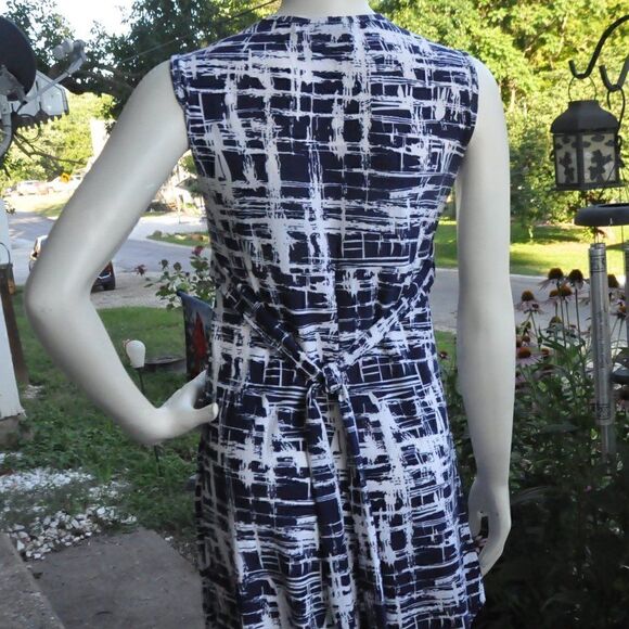 2/$10 Jon & Anna Navy Blue White Dress New with Tags MUST BUNDLE FOR THIS PRICE - Picture 4 of 7